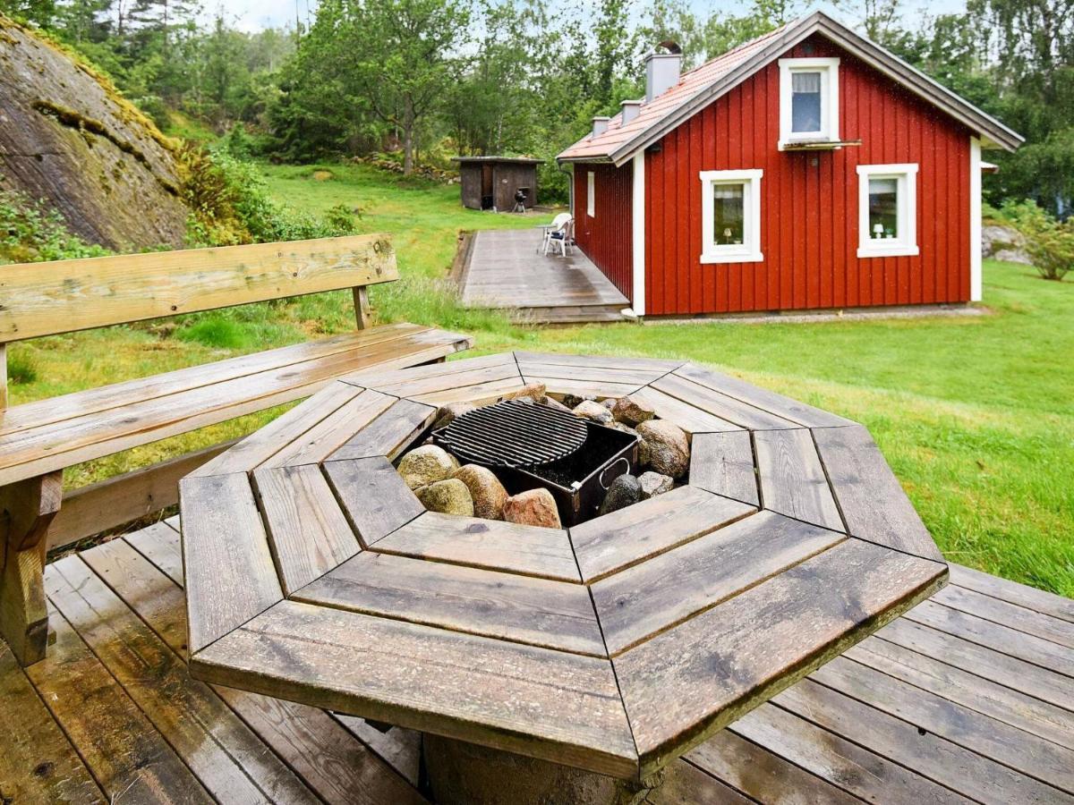 4 Person Holiday Home In Hen N Noesund Exterior photo